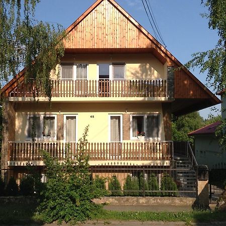 Отель Attila Apartmanhaz Хевиз Экстерьер фото