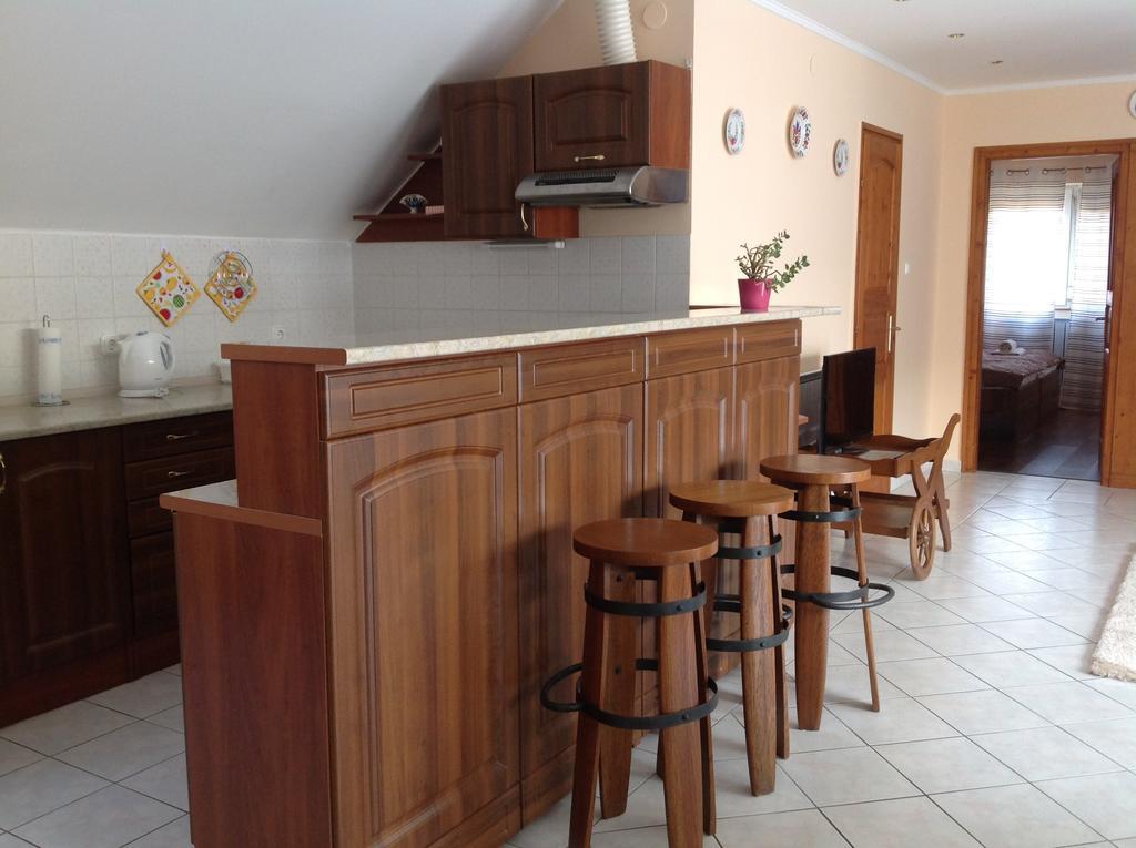 Отель Attila Apartmanhaz Хевиз Номер фото
