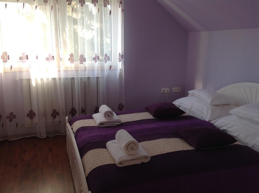 Отель Attila Apartmanhaz Хевиз Номер фото