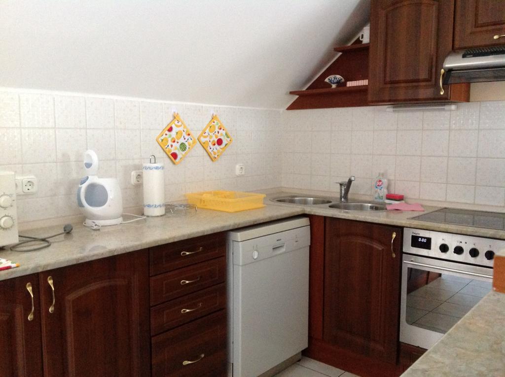 Отель Attila Apartmanhaz Хевиз Номер фото