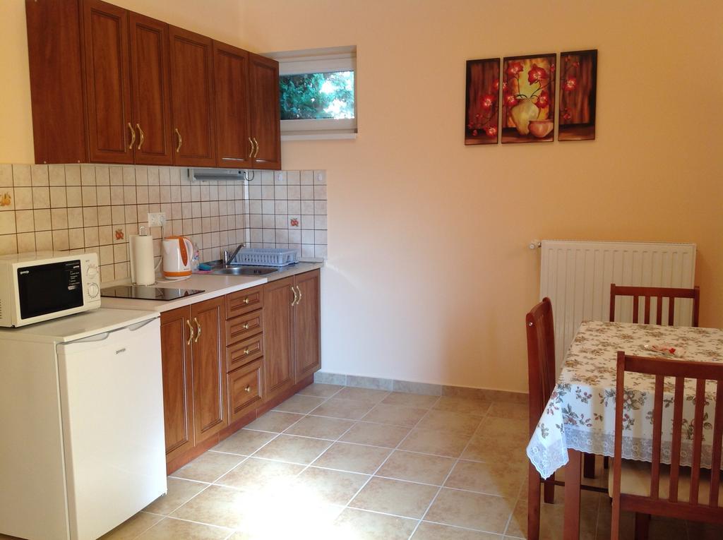 Отель Attila Apartmanhaz Хевиз Номер фото