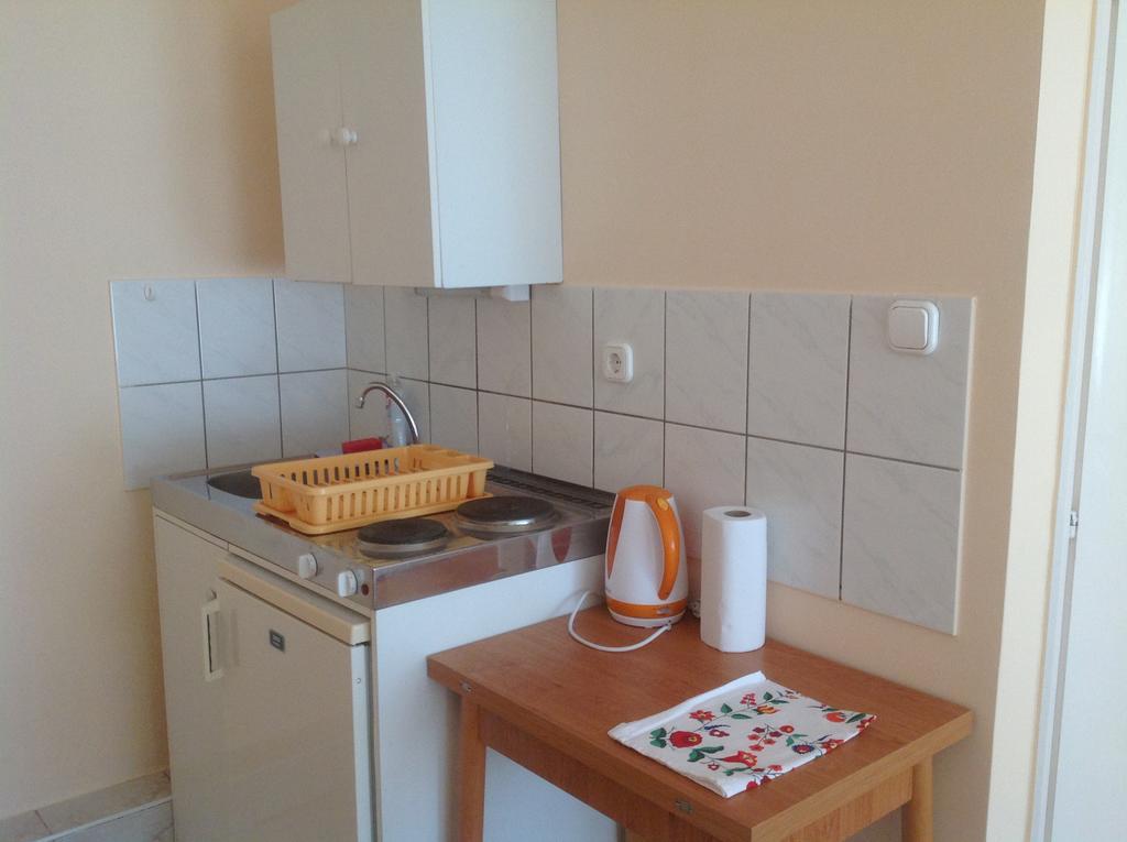 Отель Attila Apartmanhaz Хевиз Экстерьер фото